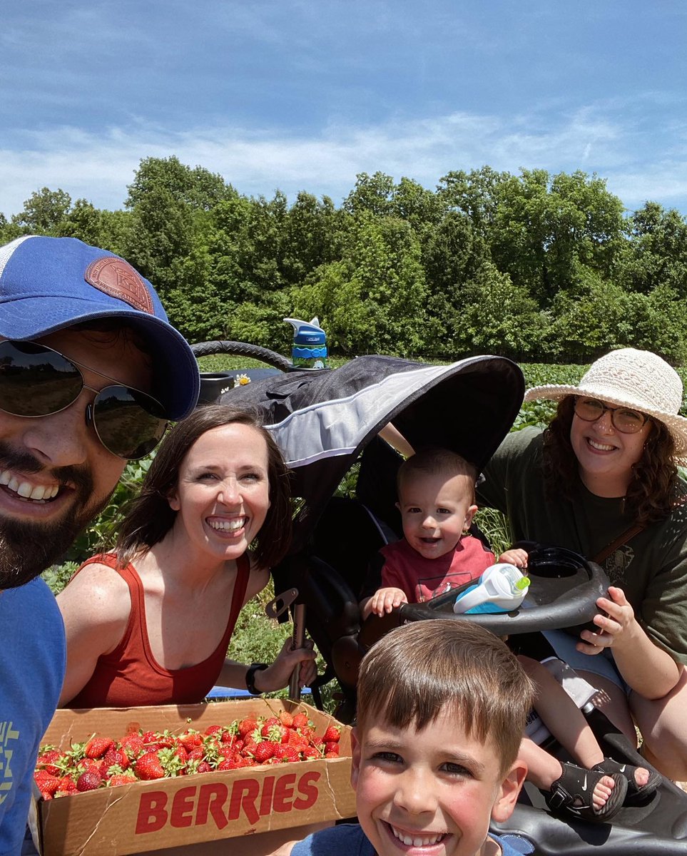 AJExner's tweet photo. Finally got a chance to grab my sister and take my family out to go pick some strawberries, and it was a great way to spend #MemorialDay!
I kept telling the tiny one to stop eating the merchandise, but he wouldn't take no for an answer #upick #ueat #somanystrawberries https://t.co/ycLPHfzg2h