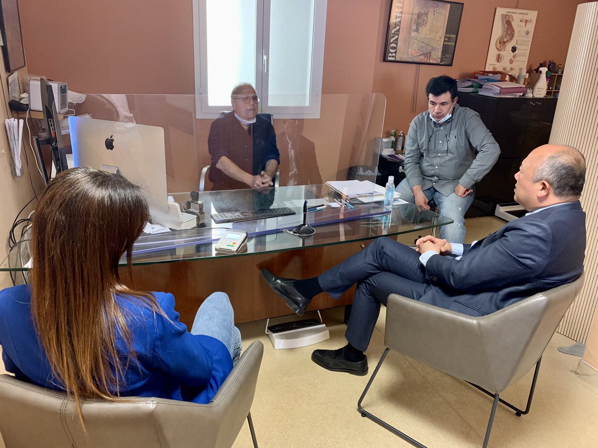 🏥Échanges avec les médecins gynécologues de la clinique Jeanne d'Arc à Tolbiac.
La proximité des services de santé et l'accès effectif aux soins pour les femmes sont un impératif, à #Paris13 comme partout en France. C'est l'une de nos priorités pour le quinquennat qui s'ouvre.