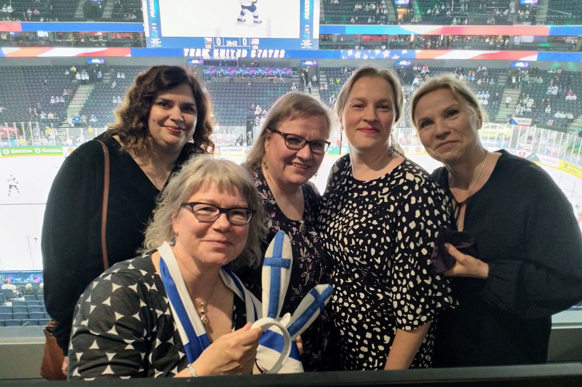 Kiitos Tampereen kaupunki sote-järjestöjen huomioimisesta ja hyvästä yhteistyöstä. MM-kisatunnelmissa toiminnanjohtajaviisikko. #Tampere