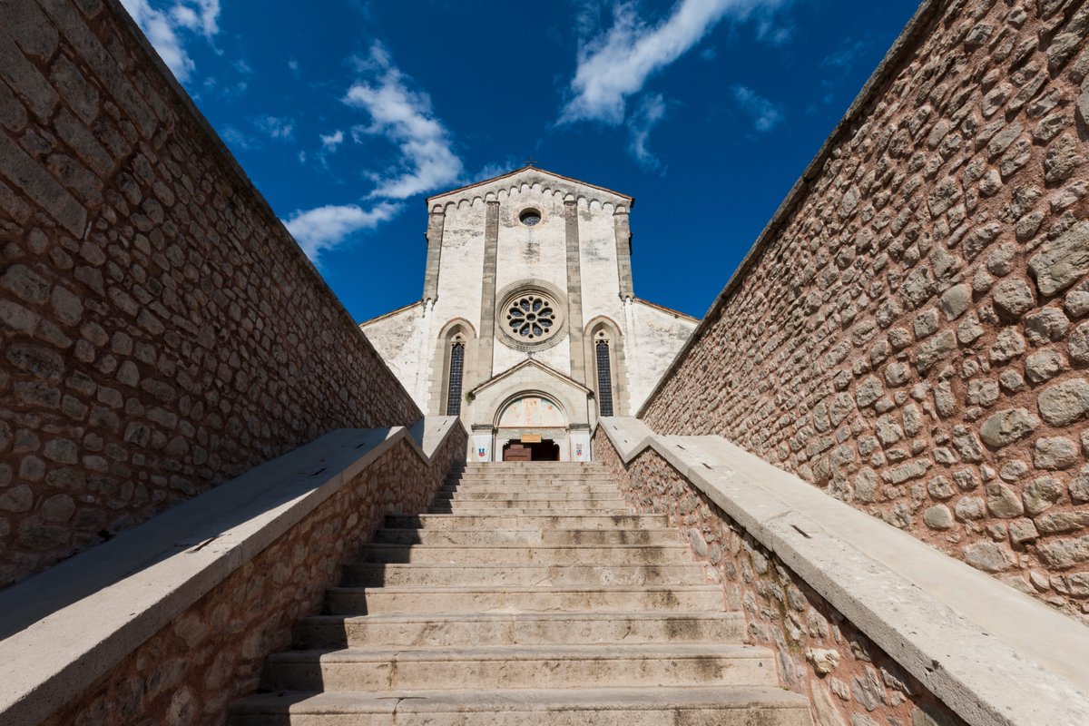 Follina is not only a small, beautiful commune in the province of Treviso in Italy, but also the name of a newly published exploit (CVE-2022-30190) abusing all Microsoft Office applications to execute malicious code. Read the blog of our security experts: davinsi.com/news/threat-ad…