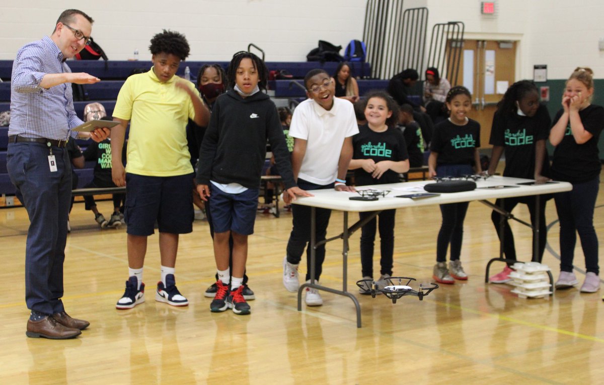 At Berwick K-8 Alternative Elementary School, Tello #drones and @Ozobot robots were used for a program with the Girls Who Code & Robotics clubs. Students used an app to develop & test their own code.
@amaysen @ColsCitySchools @GirlsWhoCode