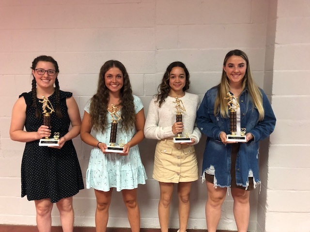 Congratulations to the Softball Award winners from their banquet last week:
Kaylee Altomare, Most Improved
Presley Stang, Defensive Award
Josalynn Vazquez, Coaches Award
Klaire Hickey, Offensive Award