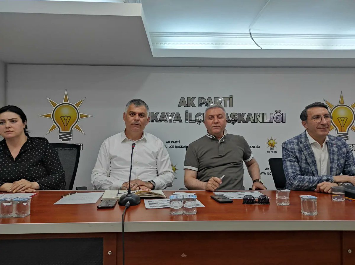 akcankayagenc's tweet photo. İlçe başkanımız @mustafahasgul ‘ün başkanlığında Ana Kadame Yönetim Kurulu toplantısına İlçe Gençlik Kolları başkanımız @muratceylan_tr  ile katılım sağladık. 

@eyupkadirinan 
@efedemirhann https://t.co/pYInxOgJUD