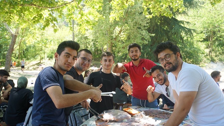 ieeebaunsb's tweet photo. IEEE BAUN Öğrenci Topluluğu olarak “Geleneksel Piknik” etkinliğimizin 5.’sini 22 Mayıs Pazar günü “Değirmen Boğazı Tabiat Parkı”DNA gerçekleştirdik. Eğlenceli dakikalar geçirdiğimiz pikniğimizde canlı müzik dinleyerek, voleybol ve çeşitli oyunlar oynayarak keyifli vakit geçirdik. https://t.co/H4vjfDaj0x