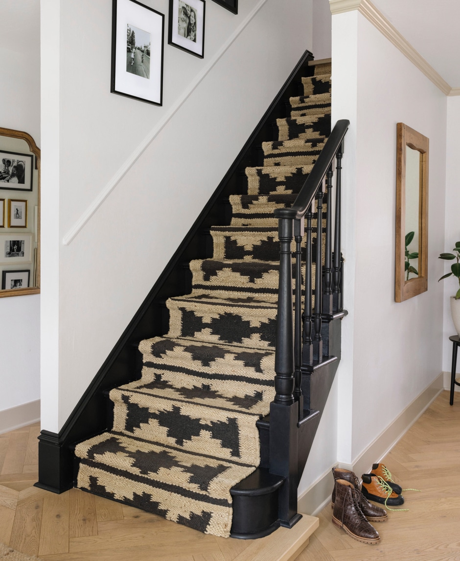 Take your stairs to the next level! (See what we did there?😉) Installing a plush and personality-packed rug will add warmth, style, and safety. Check out our master class on how to add a stair runner → bit.ly/3GlsDl8 #RevealMag
📸: Alanna Hale