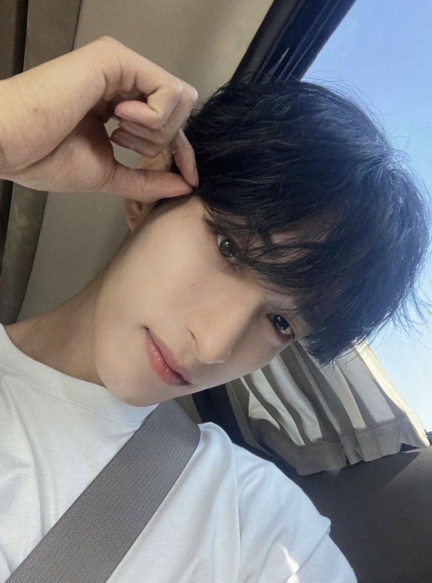 vdayxmyv's tweet photo. 스토리에 올라온 사진｡｡ 
너무 쭈아서 글씨 지운버전🫠 https://t.co/LJ9MEs0MsW