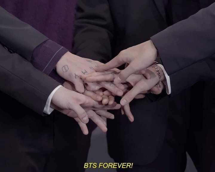 wwwpineappleww's tweet photo. Hwating our boys 💪💜
GOOD LUCK BTS
#BTSatTheWhiteHouse https://t.co/XJs0Ah8plF