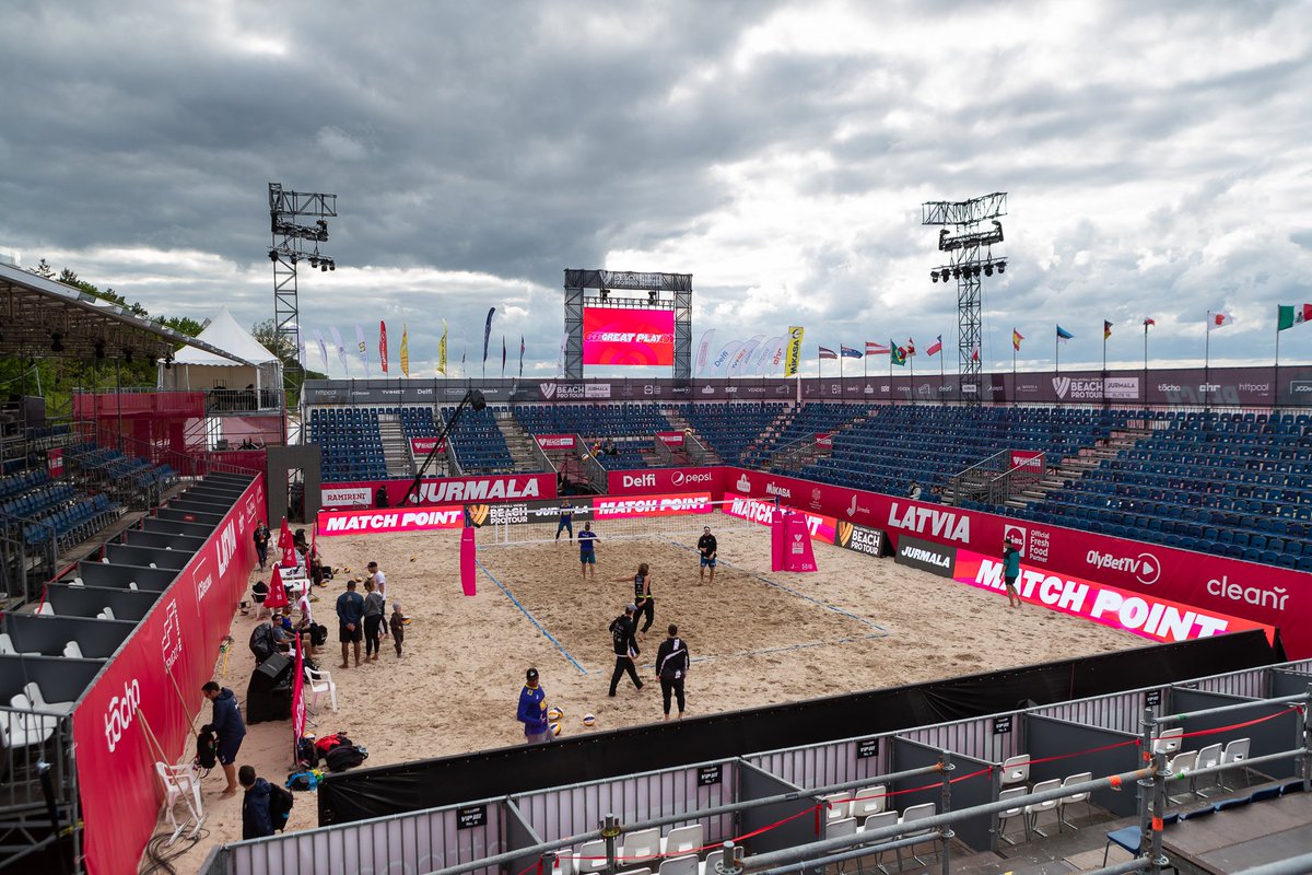JurmalaVolley's tweet photo. Majoru stadions ar nepacietību gaida spēļu sākumu! Labākie pludmales volejbolisti demonstrēs īstu pludmales volejbolu piecu dienu garumā!😎

Biļetes līdz 1.jūnija pusnaktij lētāk! Visu info un biļetes meklē - https://t.co/4nGd9f60bB https://t.co/5puSIB9Cj4