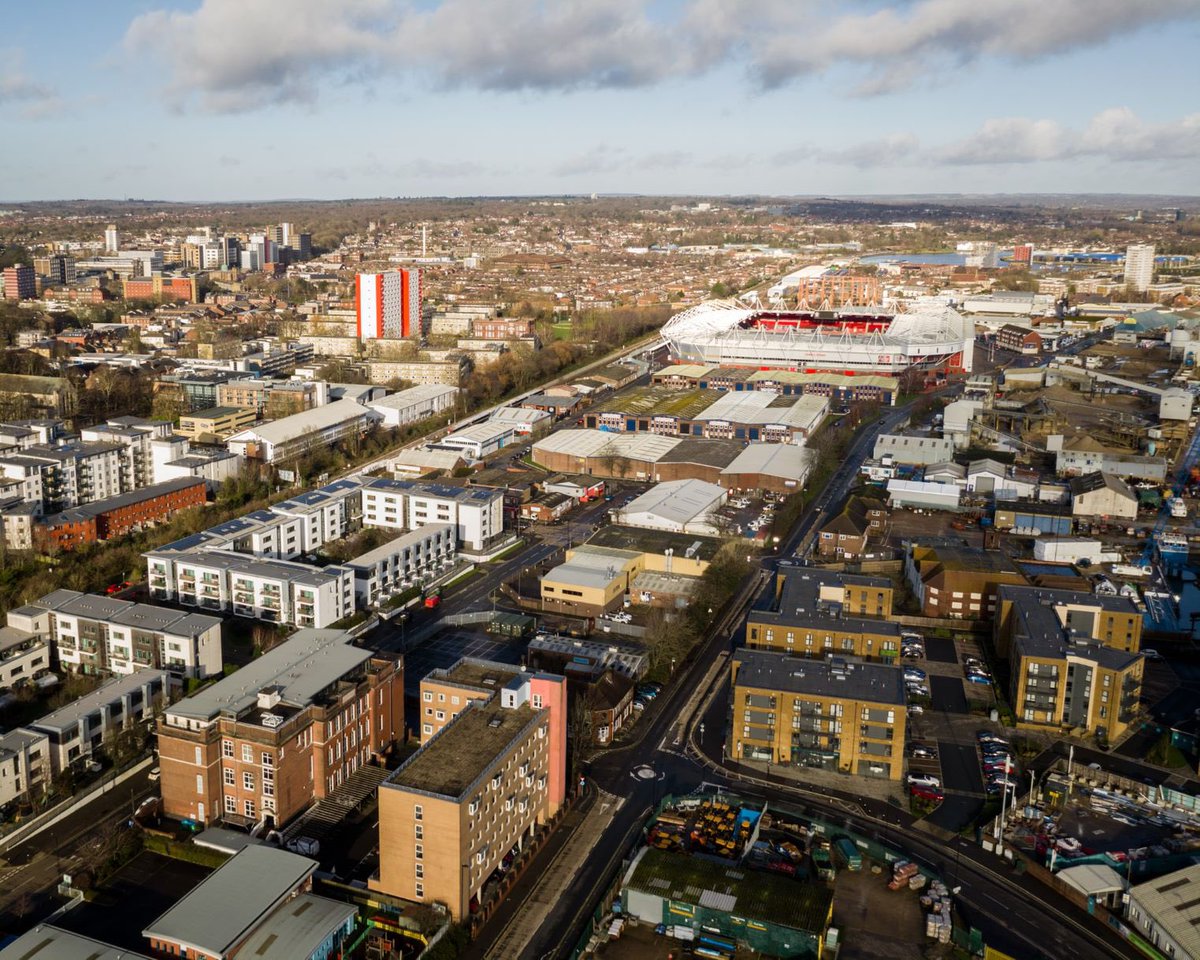 SotonForward's tweet photo. A heartfelt congratulations to @bradford2025

Thank you Southampton- the #CityofCulture2025 journey has brought our city together, celebrated our home, and unlocked ambitions. This is not the end of our journey, we march on! https://t.co/6gI4kujAf1