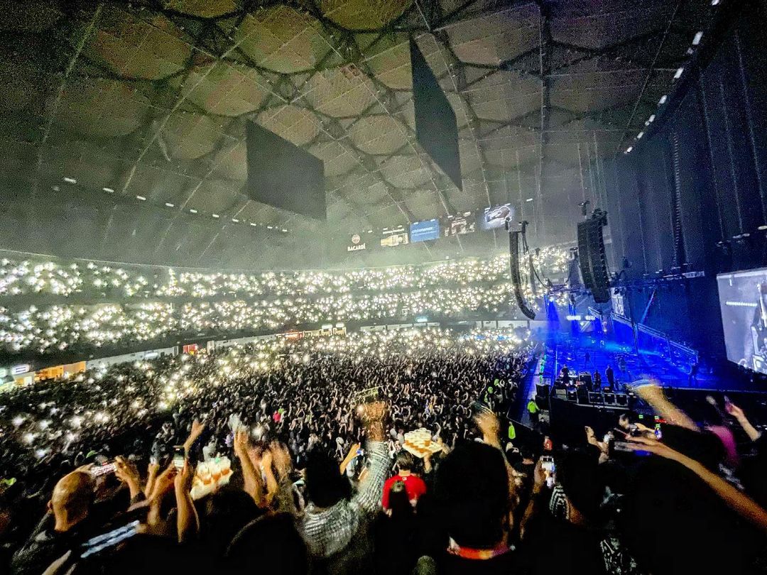 Interpol's tweet photo. Thank you so much Mexico City! We looooooooooooooove you. Always such an incredible and beautiful experience playing in Mexico. Can’t wait to come back! https://t.co/wwwQ86f3Dc