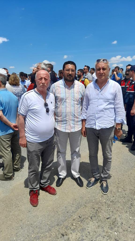 chpzeytinburnu's tweet photo. Adaletsizliğe ve karanlığa boyun eğmeyeceğiz.
Hak, hukuk ve adalet için Zeytinburnu ilçe örgütü olarak Silivri Ceza İnfaz Kurumu önündeydik. İstanbul İl Başkanımız @Canan_Kaftanci’nun yanındayız
#canangüçlüdür
#canancesurdur
#cananbizimdir https://t.co/o5k2T6jGln