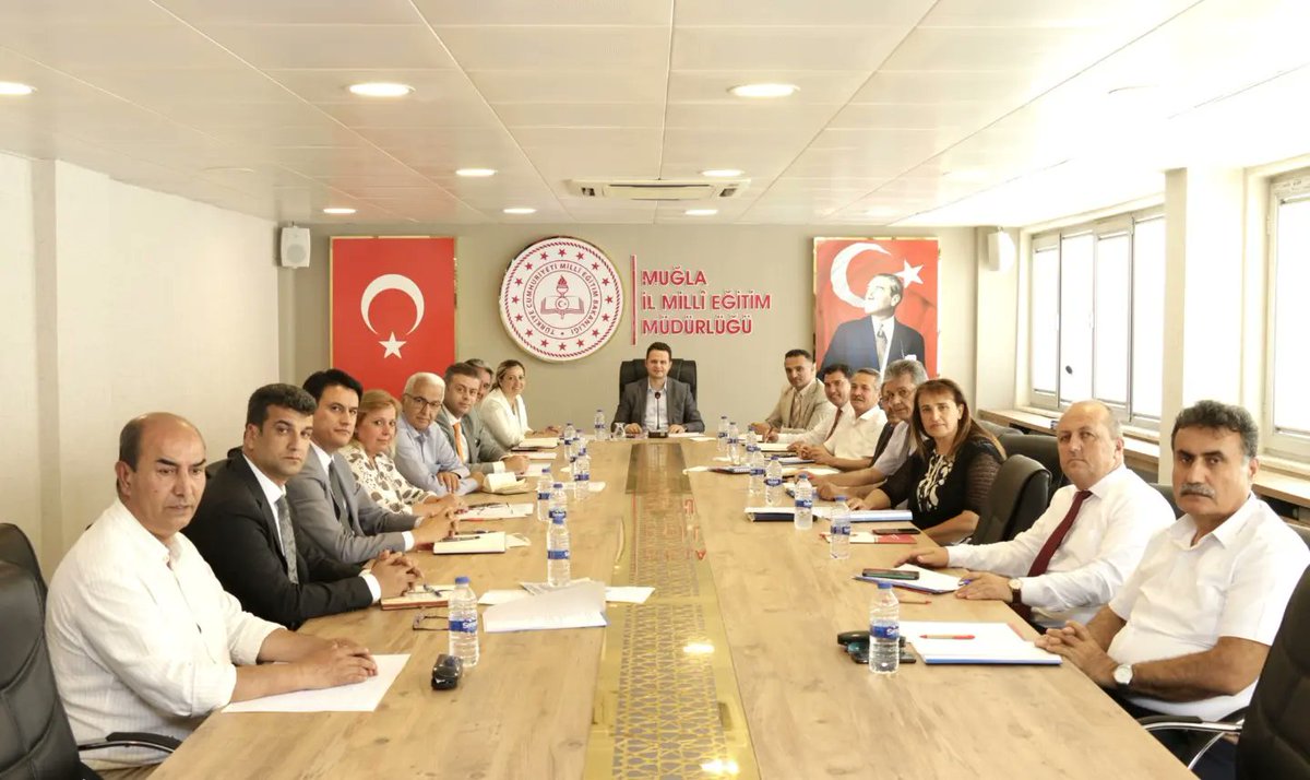 İl Milli Eğitim Müdürümüz Sn. <a href="/emrecay55/">Emre ÇAY</a> Başkanlığında, Müdür Yardımcılarımız ve İlçe Milli Eğitim Müdürlerimizin katılımı ile yapılan toplantıda
📌 5 Haziran 2022 Pazar günü LGS kapsamında gerçekleştirilecek olan merkezî sınava yönelik hazırlıklar
değerlendirildi

<a href="/sezgin4865/">Sezgin Aykırı</a>