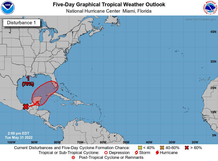 HuracanesQRoo's tweet photo. 70% 🚩🚩👀 Es importante mantener en vigilancia ya que podría existir una posible intensificación el día jueves o viernes. Sin embargo por ahora tendremos fuertes lluvias y lo mas importante es tomar precauciones cuando manejamos para evitar accidentes.  @VivoEnCancun https://t.co/a1vbGibj8c
