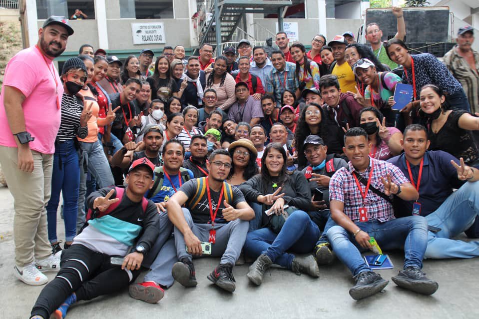 taniapsuv's tweet photo. Mi infinito agradecimiento a los 1.500 brigadistas de Agitación, Propaganda y Comunicación de nuestro @PartidoPSUV, que libran cada día la más hermosa batalla por la verdad de #Venezuela.

!Seguimos venciendo camaradas! 

@NicolasMaduro @dcabellor https://t.co/hGs5MWIoGB