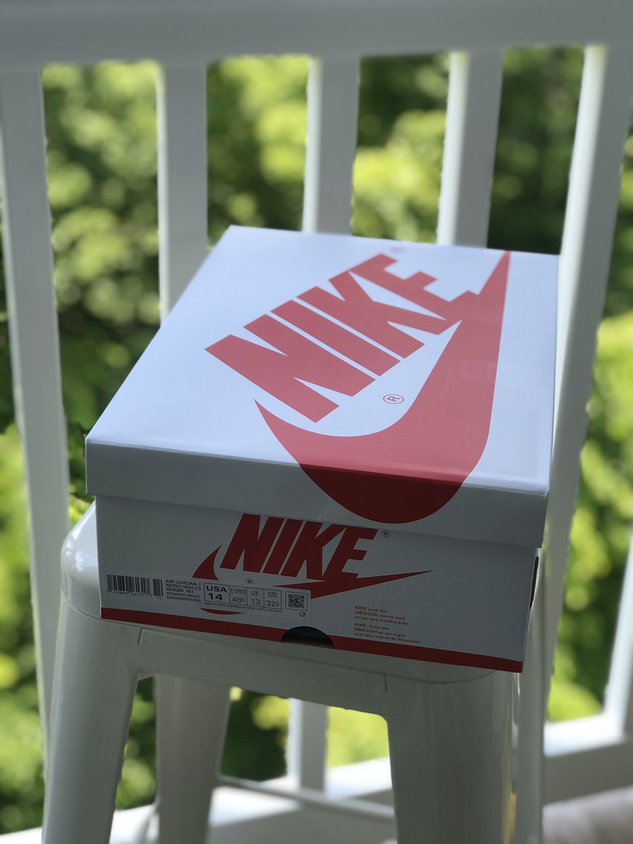 SparksBlakey's tweet photo. #MailCall 📦
Seen plenty of people calling these bricks but I honestly can’t wait to throw em into rotation. 

Also I have a size 13 for sale &amp; ready to ship for $225 @SellKicksSunday #SNKRS #Nike #AirJordan #SBDetroit #NiceKicks #KicksOnFire #WDYWT #Retro1 #Nike50 #90saesthetic https://t.co/p9cRwLYi2E