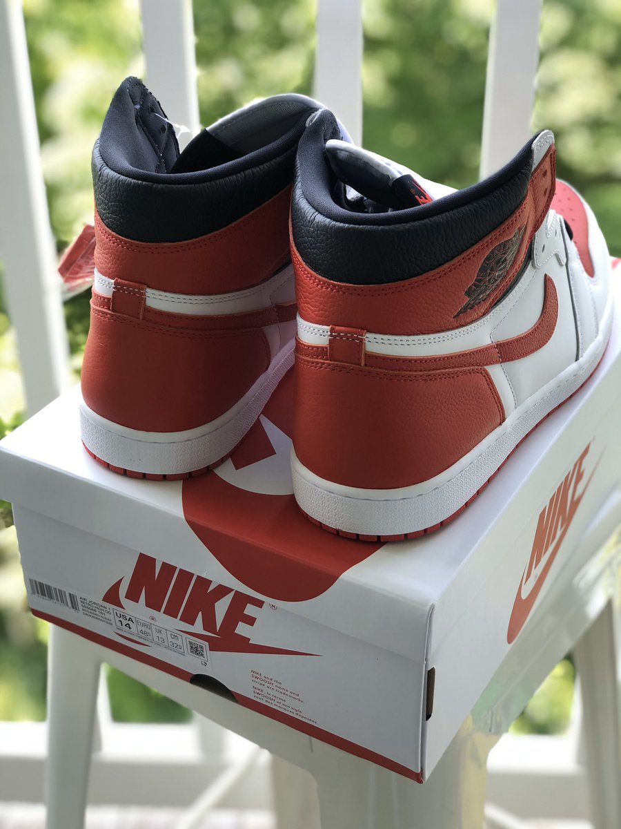SparksBlakey's tweet photo. #MailCall 📦
Seen plenty of people calling these bricks but I honestly can’t wait to throw em into rotation. 

Also I have a size 13 for sale &amp; ready to ship for $225 @SellKicksSunday #SNKRS #Nike #AirJordan #SBDetroit #NiceKicks #KicksOnFire #WDYWT #Retro1 #Nike50 #90saesthetic https://t.co/p9cRwLYi2E