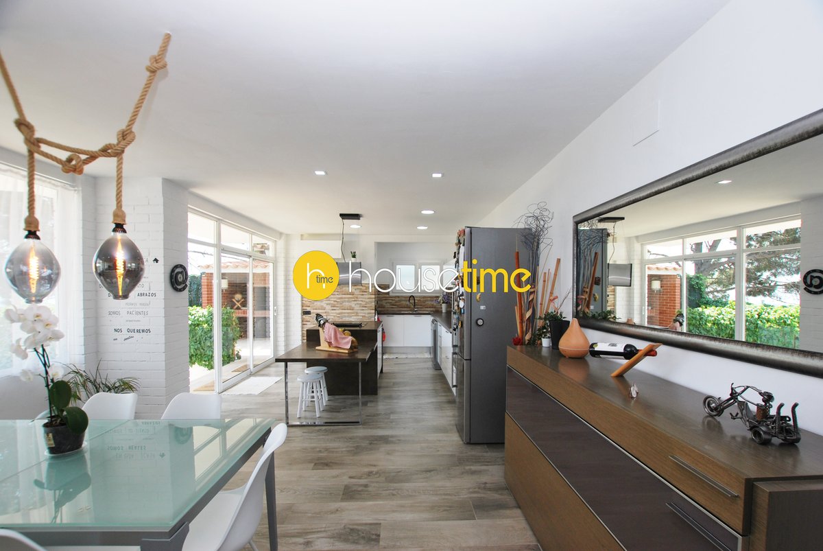 housetimeInmo's tweet photo. Espectacular casa 4 vientos con gran terreno, jardín y piscina. Dispone de garaje con capacidad de 2 vehículos😍
https://t.co/CgfI3pygaj
✔4 dormitorios
✔2 baños
✔Balcón+terraza
✔Aire acondicionado
✔Calefacción
🏡https://t.co/tJcky6Tu0A 📞930111954
#Housetime #SCebriàVallalta https://t.co/CUHK7Gu8fB