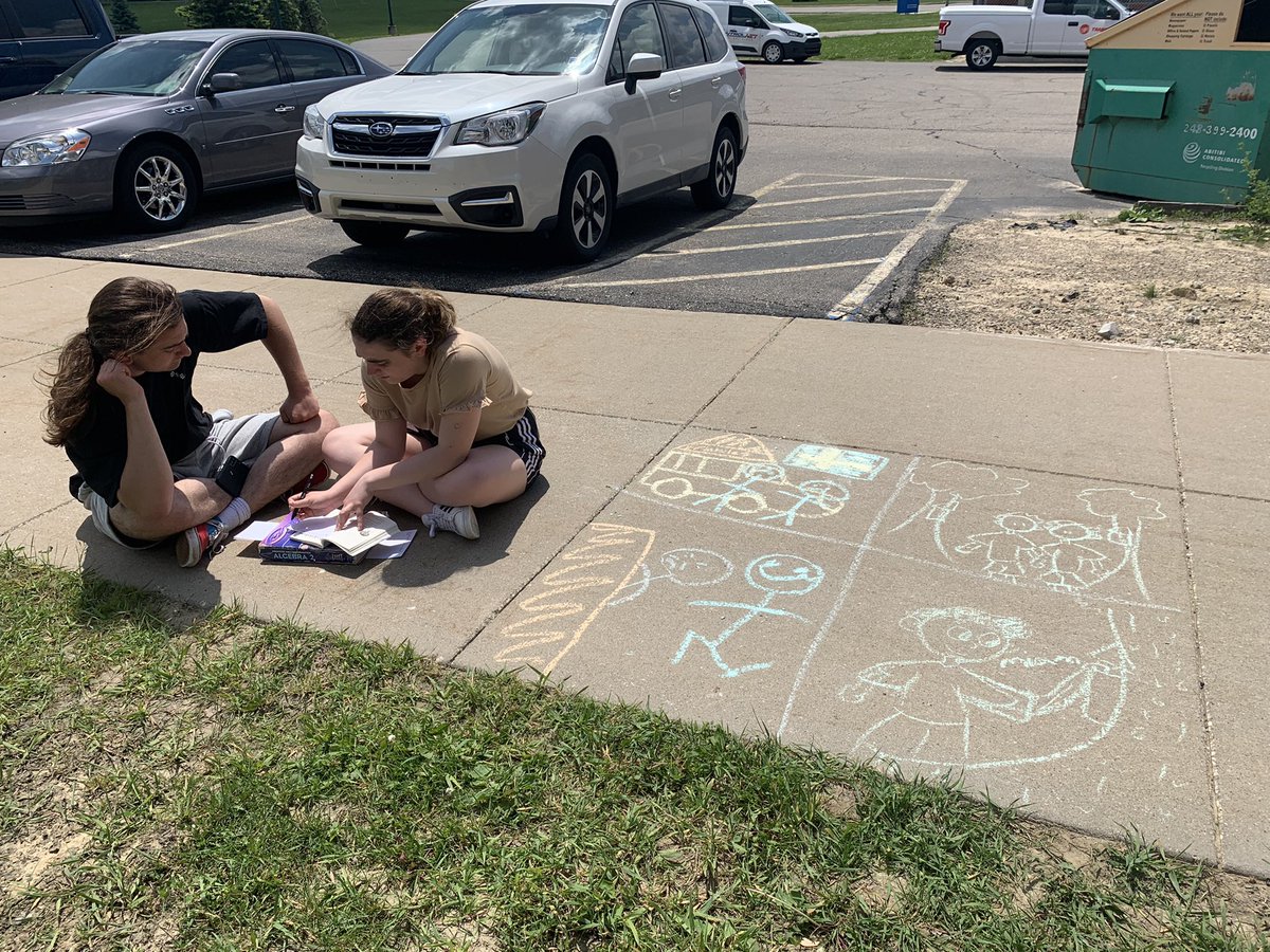 Carrie Buss tweet media