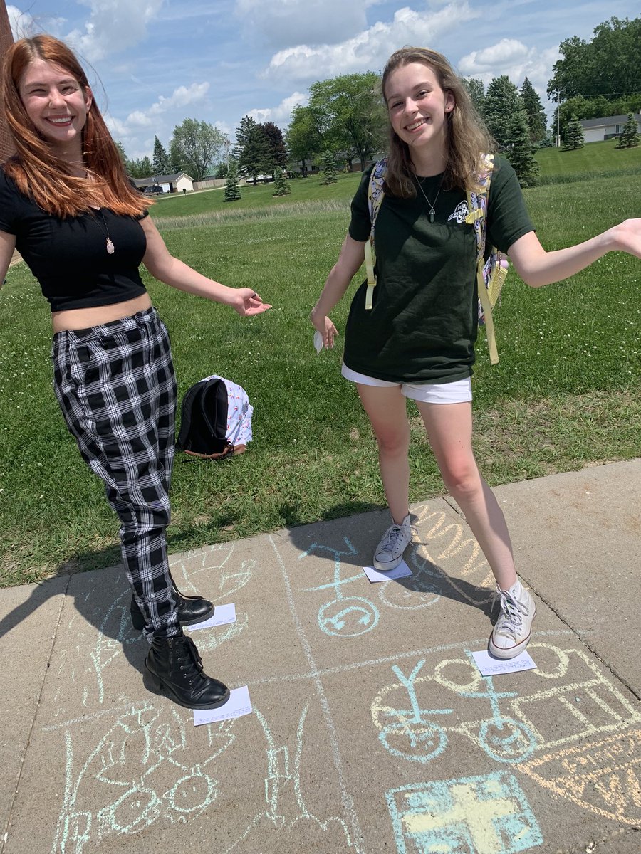 Carrie Buss tweet media