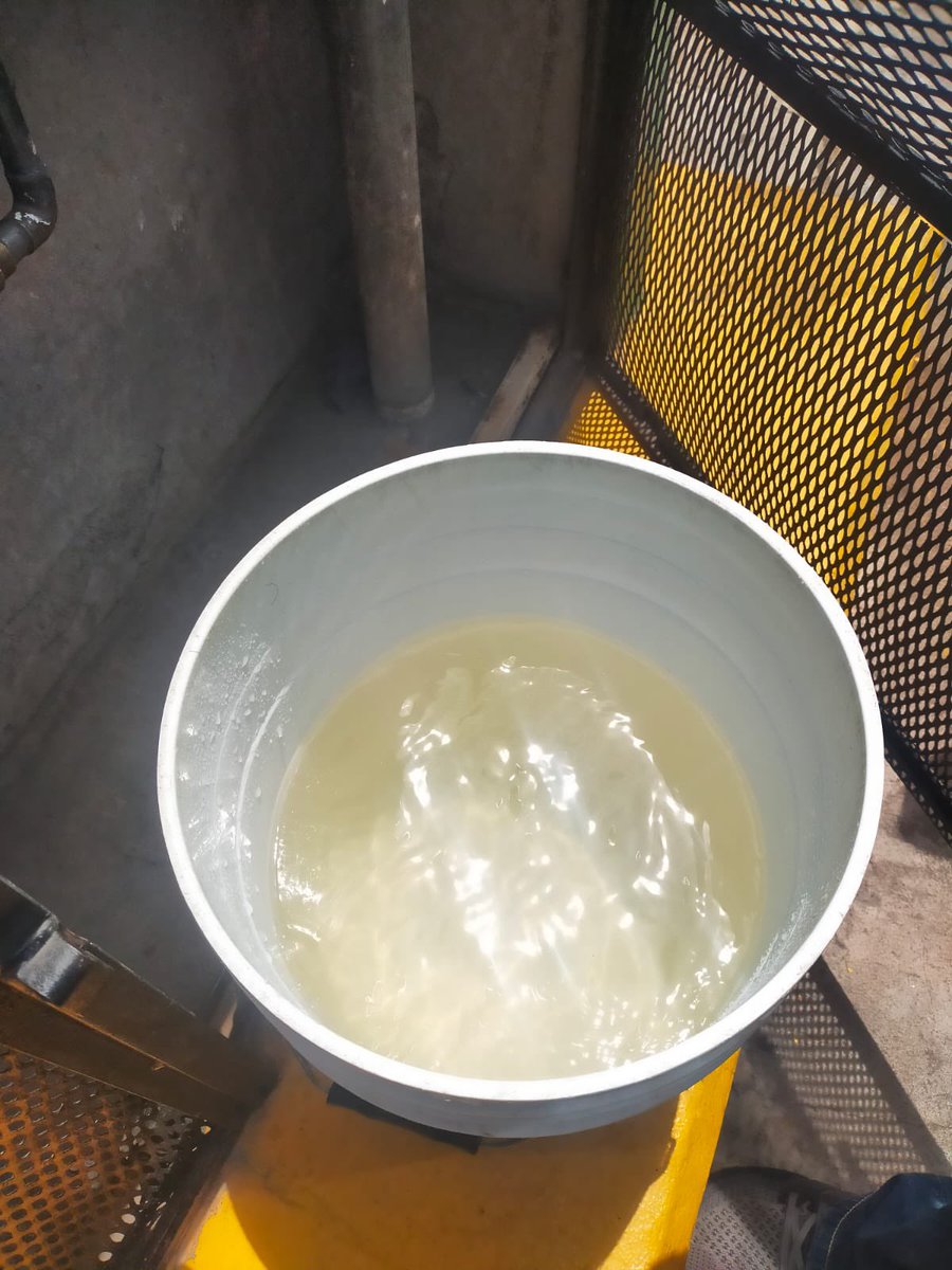 Avgartu1902's tweet photo. Alerta nos está llegando agua sucia turbia amarillenta en la colonia Lomas de Tarango U.H, no sabemos si esto es dañiño para la salud  @AlcaldiaAO  @SacmexCDMX  @lialimon @Claudiashein @SSaludCdMx @EnlaceTAguilas @Centenario_Ofic @GobCDMX https://t.co/Tk4cec1hq4