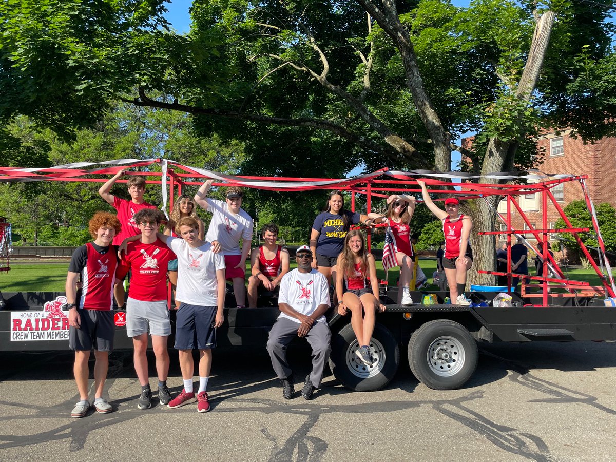 raiderrowing's tweet photo. Did you catch our “crew” in the Shaker Heights Memorial Day parade? They passed out over 360 pieces of candy! https://t.co/w4p5FEX736