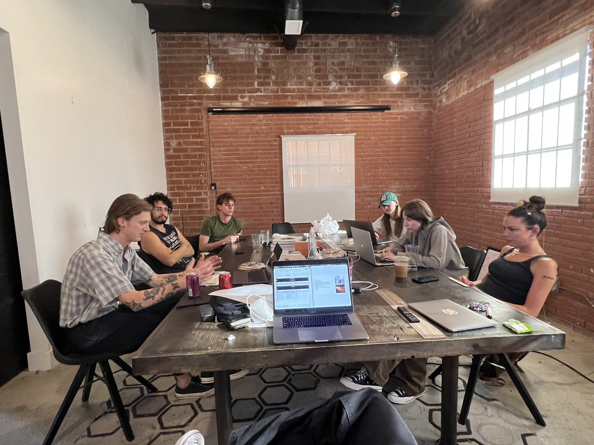 HeartNFTs's tweet photo. Hearts team dialed in👊🏻 working to deliver some exciting roadmap objectives. Stay tuned 🔥 https://t.co/op2HP5E1Kj