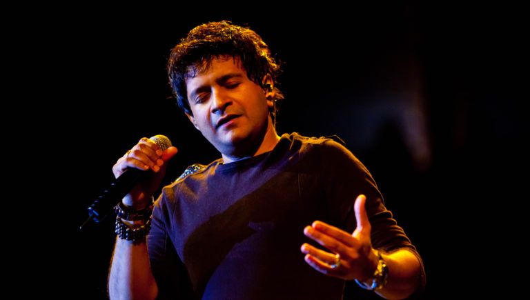 vaishumoon's tweet image. Unbelievable! 
The evergreen singer KK is no more. 💔 one of favorite singer. 

#RIPKK