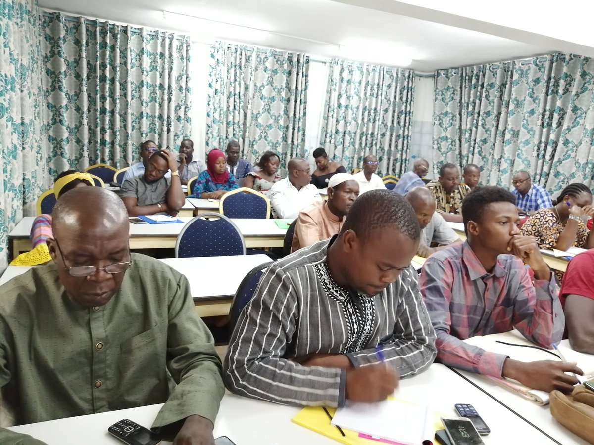 ConvergenceFASO's tweet photo. Atelier sur les droits des paysans dans le #droit_communautaire (#CEDEAO et #UEMOA) et dans la législation nationale organisé par #FIAN_Burkina_Faso. https://t.co/8ekLnkCl4X