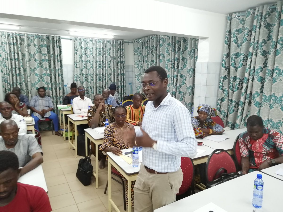 ConvergenceFASO's tweet photo. Atelier sur les droits des paysans dans le #droit_communautaire (#CEDEAO et #UEMOA) et dans la législation nationale organisé par #FIAN_Burkina_Faso. https://t.co/8ekLnkCl4X