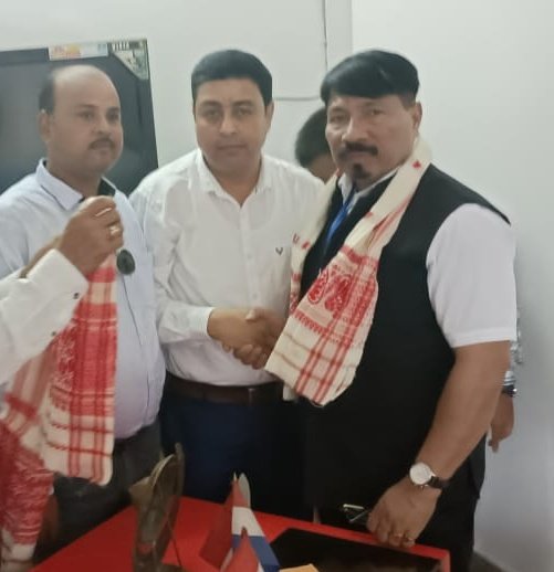 BarbhuiyaRahat's tweet photo. Asom Gana Parishad - AGP appointed Kabir Barbhuiya as a District President of Cachar under leadership of @ATULBORA2
@AsomGana https://t.co/Yb2FlhTdc8
