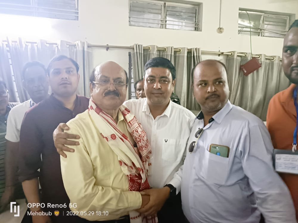 BarbhuiyaRahat's tweet photo. Asom Gana Parishad - AGP appointed Kabir Barbhuiya as a District President of Cachar under leadership of @ATULBORA2
@AsomGana https://t.co/Yb2FlhTdc8