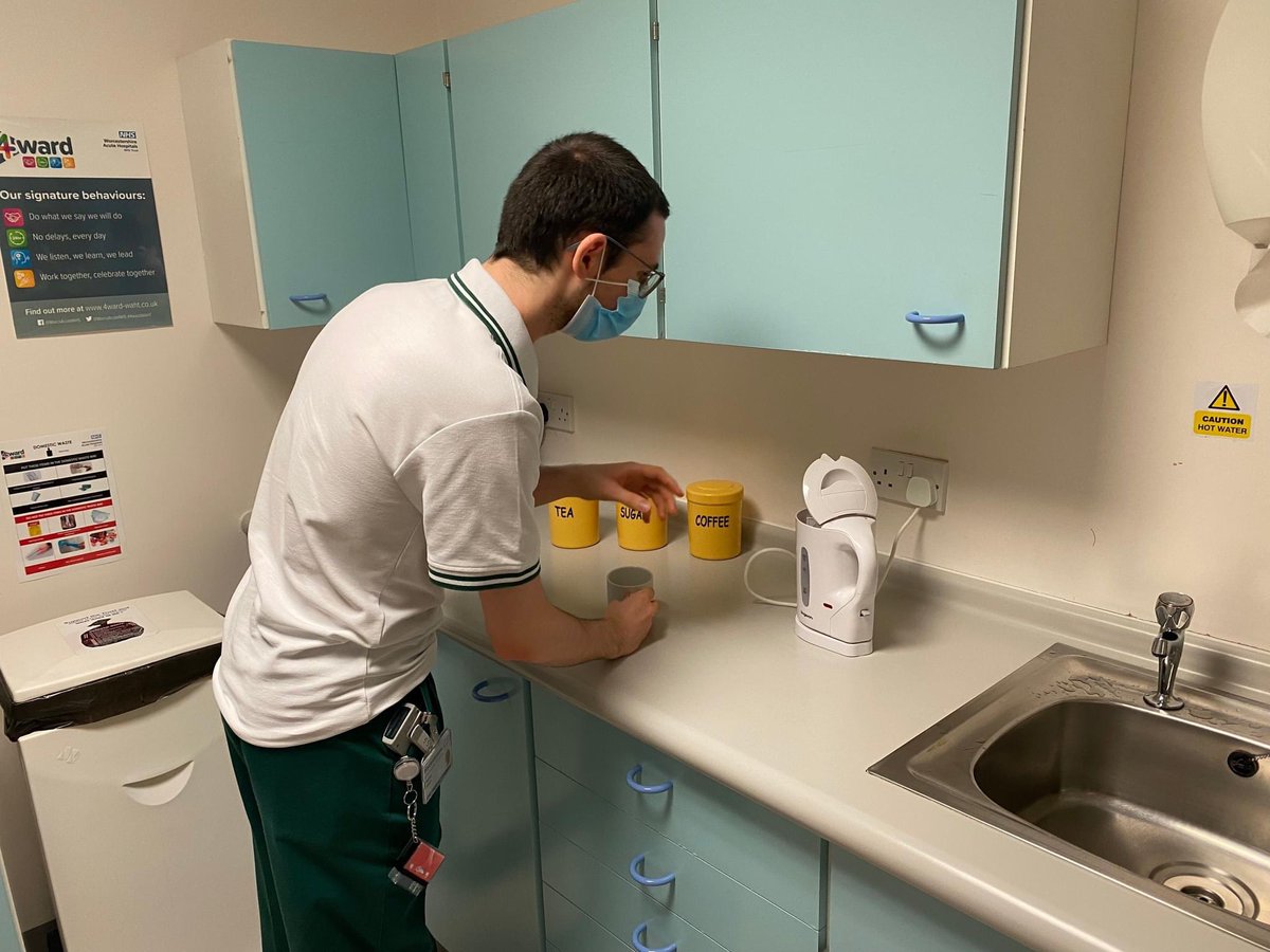 WAHT_OT's tweet photo. 🧵💚🧠 Later in the afternoon we complete regular kitchen assessments in our therapy kitchen, to explore patients safety awareness, higher level cognition and occupational performance 🧠💚 #OccupationallyFocused #DomesticADLs #StrokeOT https://t.co/SmWpamGsKO