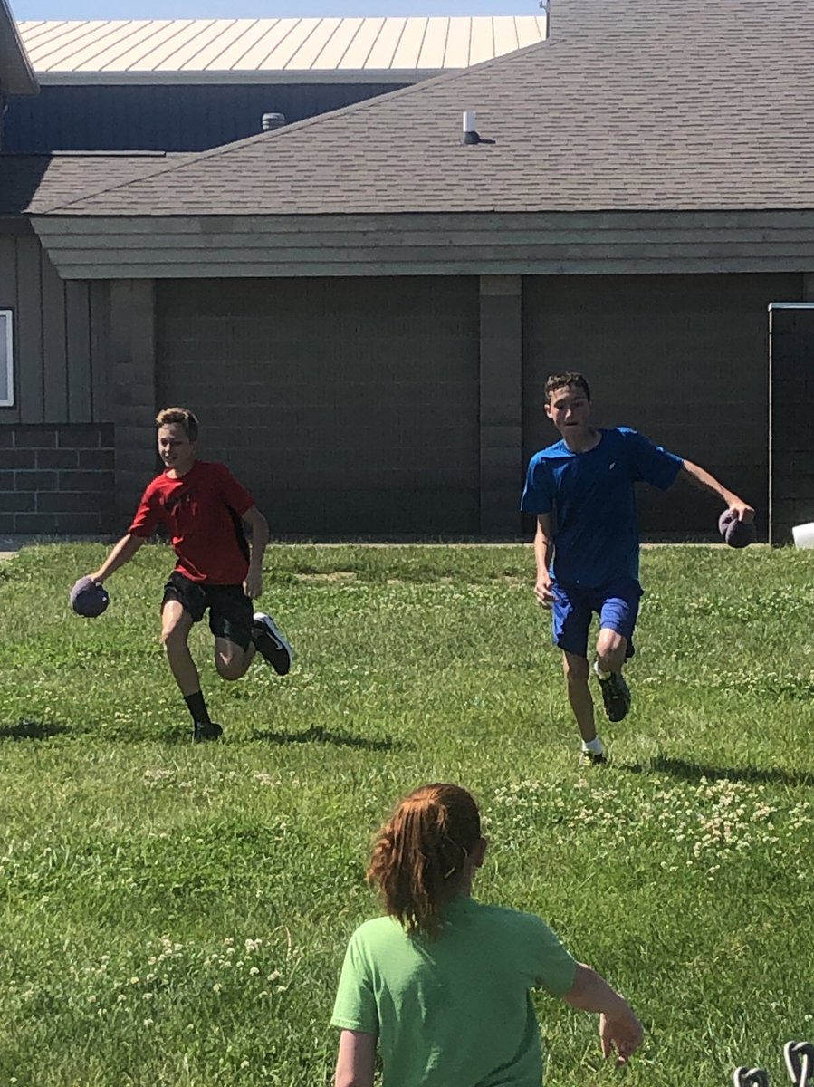 PirateJH_XC's tweet photo. The 2022 Decatur County Youth Running Club Clinic was back in action today with some laps around the track, games of tag & sponge ball relays๐๐ป๐โโ๏ธ#DCYRC #ItsFunToRun @GCHSPirates @GJHSPirate @812now https://t.co/O6UQKd337T