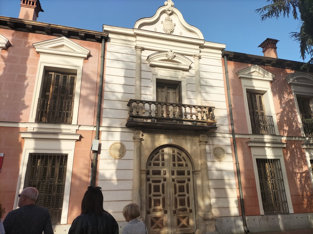 gomis_veronica's tweet photo. Os propongo rutas literarias que hice durante las vacaciones de semana santa. Otros puntos de interés literario en Alcalá de Henares: ciudad literaria, facultad de filología, iglesia de santa maría #INVTICUA22 https://t.co/FQnCHFxaRt