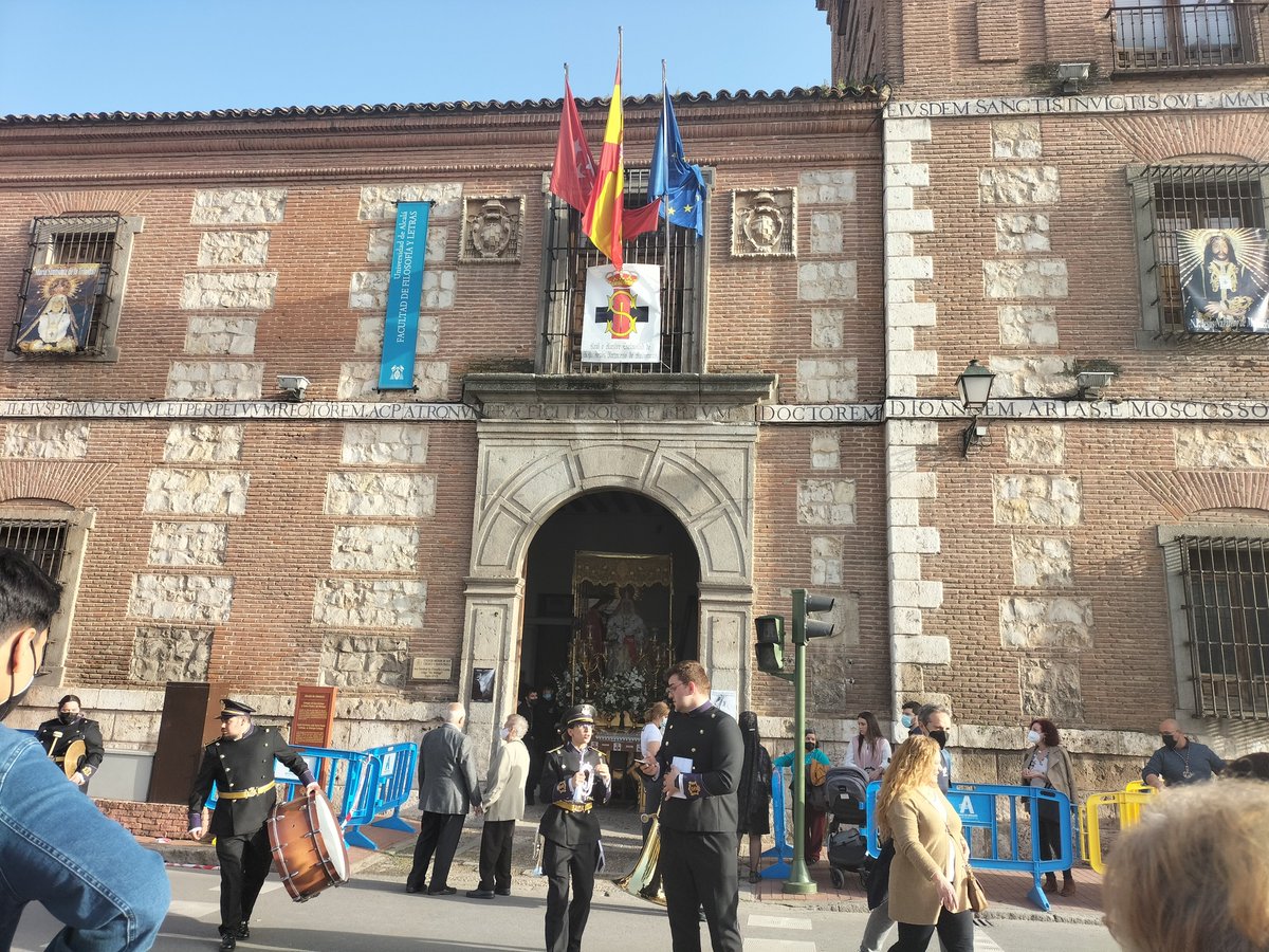 gomis_veronica's tweet photo. Os propongo rutas literarias que hice durante las vacaciones de semana santa. Otros puntos de interés literario en Alcalá de Henares: ciudad literaria, facultad de filología, iglesia de santa maría #INVTICUA22 https://t.co/FQnCHFxaRt