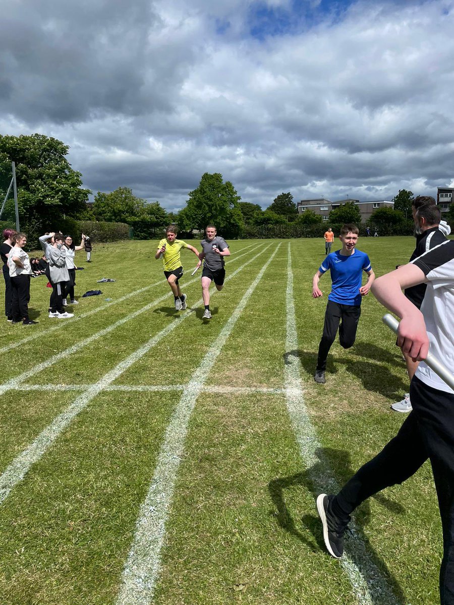 GHS_PEGHS_PE's tweet photo. What a couple of days that has been at @GHS_PEGHS_PE S1-3 Sports Days. Great weather and brilliant competition along with lots of positivity and support shown!! Even some staff got involved. Congratulations to the winners and everyone who took part!! @GrangemouthHS @mills3010 https://t.co/pZRAUzZrTF