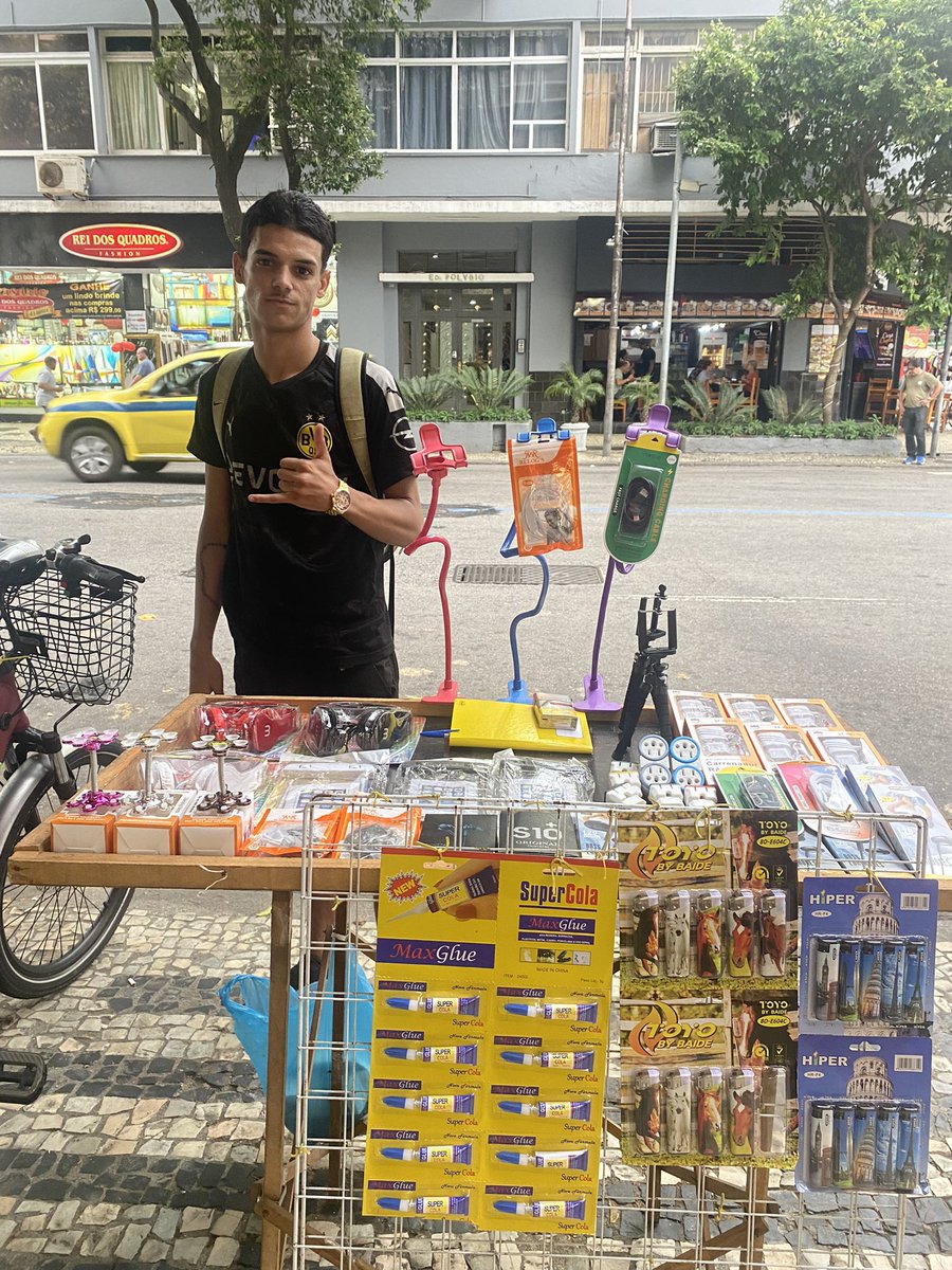 balao751's tweet photo. Fala galera, tô vendendo acessórios para celular e outros coisas do dia a dia, brota, aqui na siqueira Campos em copa, quem puder dar uma moral divulgando, vai fortalecer 👏🙌🏾🫶🏼 https://t.co/WBvFn27tAb