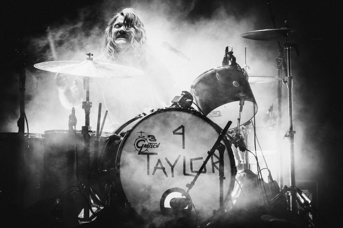 .@aaronrgillespie of @UnderoathBand shot for @sowhatmusicfest #4taylor #underoath