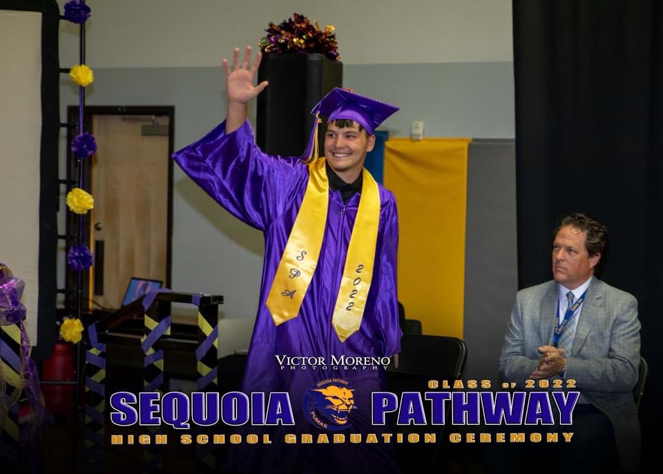 michaeleasley_8's tweet photo. After transferring schools and being 6 credits short and missing a little more than half of my 3rd quarters I put my head down and achieved what I thought was impossible and finished high school with straight A’s and a college career insight! @PathwaySequoia @S_Corbin3 @Educ8te_R https://t.co/kf0sR0k087