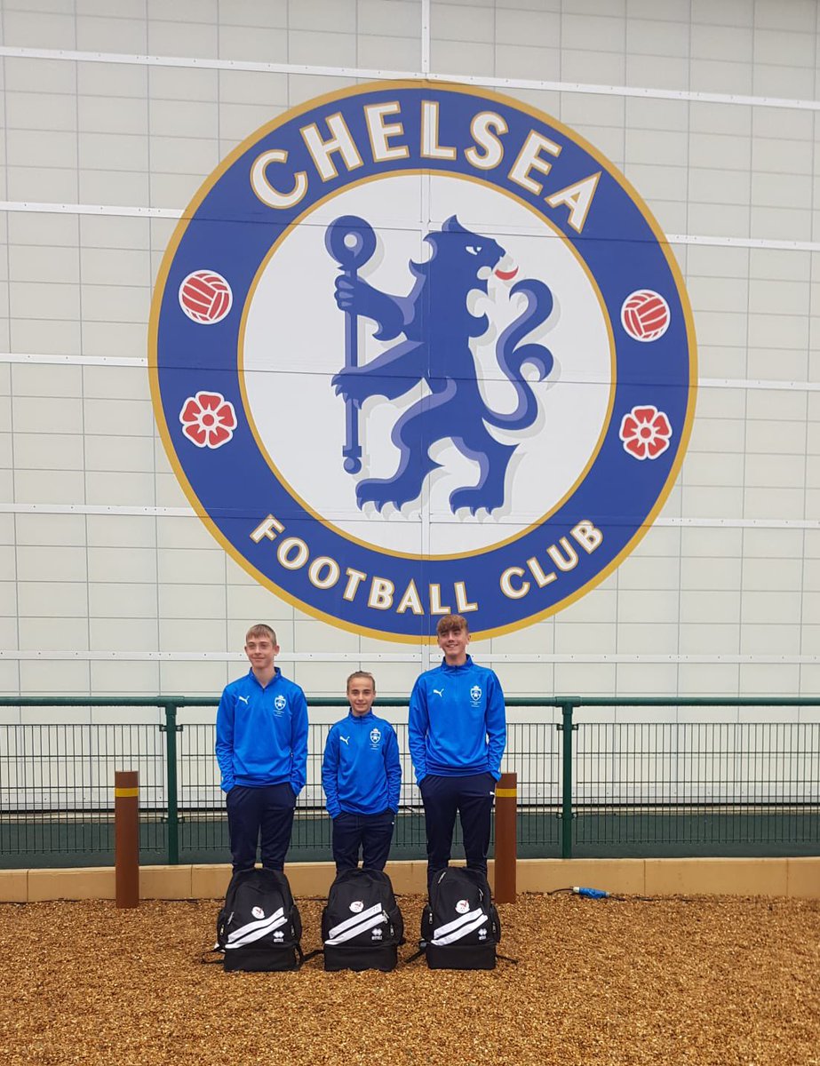 LeightonTownFC's tweet photo. Yesterday, 3 of our Leighton Town JPL U14’s were selected to represent the JPL. They played against Chelsea Development team at Chelsea’s training ground in Cobham 👏

All the players performed brilliantly, but most importantly enjoyed the experience ⚽️

#YourTownYourTeam https://t.co/QXWAVnX1fK