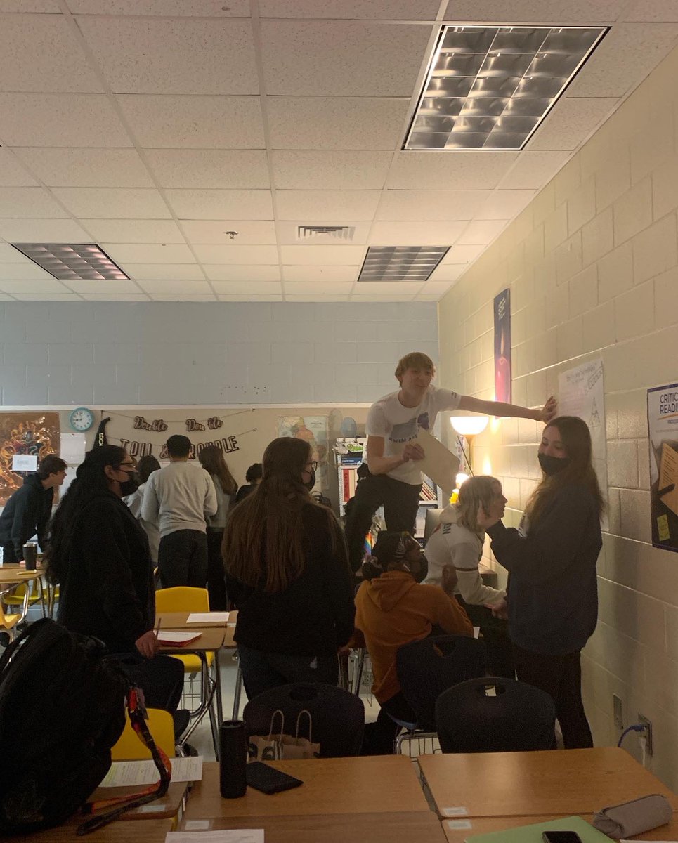 MsNgELA's tweet photo. Aaaand that’s a wrap! I cleaned out my classroom for the last time ever today. Thank you, @The_CHSKnights and @SSCMS_FCS for the last 4 years. I’ve met amazing students &amp; colleagues along the way, and I know that I’ll always look back fondly on my time in education. https://t.co/OFGkhz592G