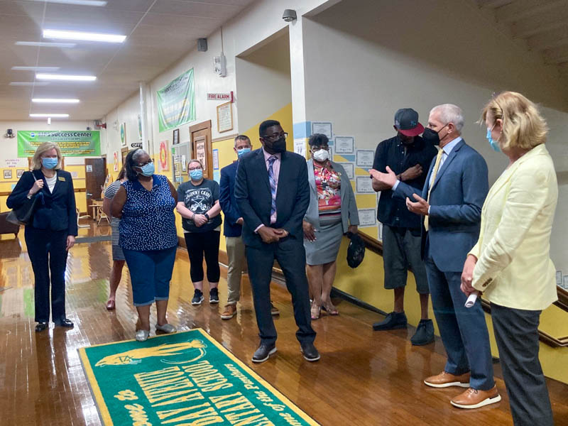 mupeacemaking's tweet photo. Thank you to @SenatorBaldwin @DrPosleyMPS @PresLovell and Dean Bostic for visiting the MPS Success Center today. This is a great example of @MarquetteU Center for Peacemaking and @MilwaukeeMPS collaborating to serve Milwaukee students and families! https://t.co/ejmSOxgqQs