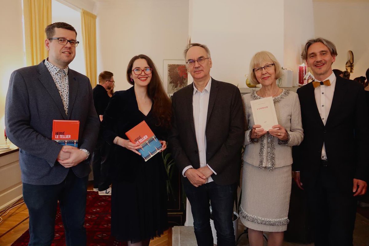 france_estonia's tweet photo. 📖Retour en images sur l’intervention d’Hervé Le Tellier, lauréat du Prix Goncourt, au Festival littéraire #HeadRead. Une réception à la Résidence de 🇫🇷 a été organisée à cette occasion.
Un grand merci à lui de s’être déplacé à Tallinn pour rencontrer ses lecteurs!
@IF_Estonie🇪🇪 https://t.co/yvvx8ha7J4