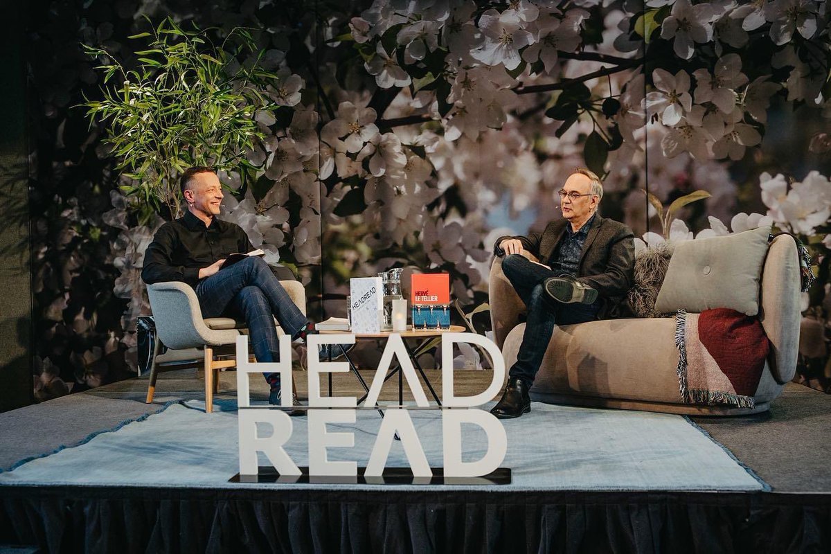 france_estonia's tweet photo. 📖Retour en images sur l’intervention d’Hervé Le Tellier, lauréat du Prix Goncourt, au Festival littéraire #HeadRead. Une réception à la Résidence de 🇫🇷 a été organisée à cette occasion.
Un grand merci à lui de s’être déplacé à Tallinn pour rencontrer ses lecteurs!
@IF_Estonie🇪🇪 https://t.co/yvvx8ha7J4