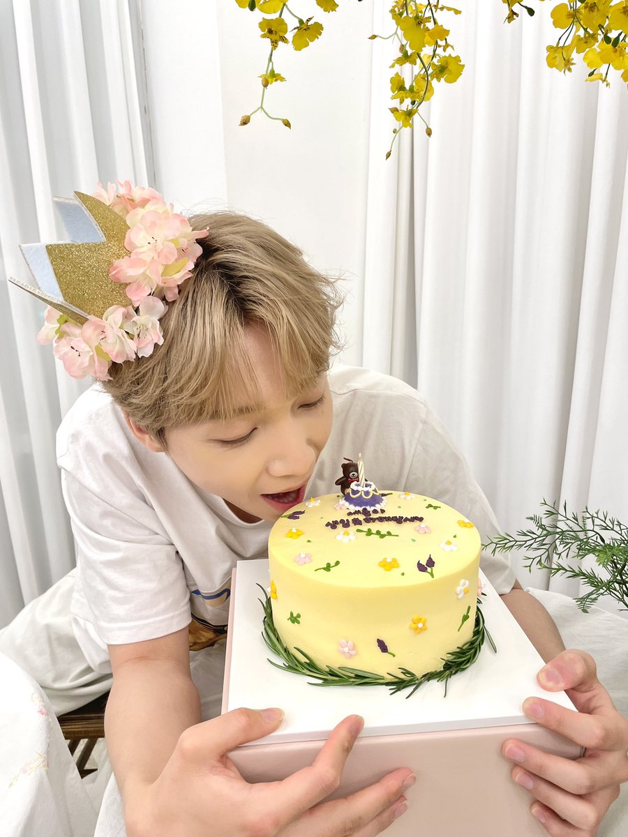 jeongsewoon_twt's tweet photo. [#정세운]
🌸 𝐁𝐈𝐑𝐓𝐇𝐃𝐀𝐘 𝐏𝐀𝐑𝐓𝐘
𝐢𝐧 𝐦𝐲 𝐆𝐚𝐫𝐝𝐞𝐧! 🌸

꽃수저 세운이의 생일파티에
놀러와 주셔서 감사합니다 🥳

절대 변하지 않을 우리의 정원,
언제든지 찾아와 💜🍀💛
I’ll always be your Garden! 🌷

#JEONGSEWOON
#세운아_생일축하해랑사💜
#HAPPYSEWOONDAY💛 https://t.co/FNNg1wvxYu