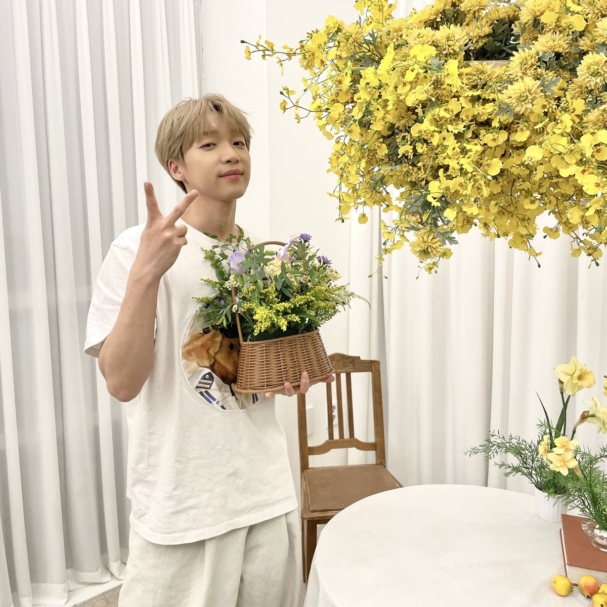 jeongsewoon_twt's tweet photo. [#정세운]
🌸 𝐁𝐈𝐑𝐓𝐇𝐃𝐀𝐘 𝐏𝐀𝐑𝐓𝐘
𝐢𝐧 𝐦𝐲 𝐆𝐚𝐫𝐝𝐞𝐧! 🌸

꽃수저 세운이의 생일파티에
놀러와 주셔서 감사합니다 🥳

절대 변하지 않을 우리의 정원,
언제든지 찾아와 💜🍀💛
I’ll always be your Garden! 🌷

#JEONGSEWOON
#세운아_생일축하해랑사💜
#HAPPYSEWOONDAY💛 https://t.co/FNNg1wvxYu