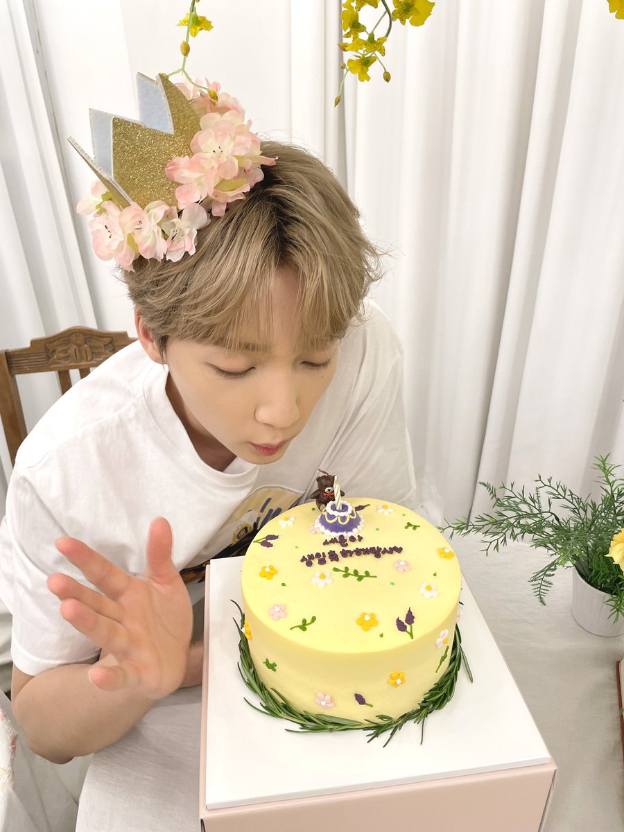 jeongsewoon_twt's tweet photo. [#정세운]
🌸 𝐁𝐈𝐑𝐓𝐇𝐃𝐀𝐘 𝐏𝐀𝐑𝐓𝐘
𝐢𝐧 𝐦𝐲 𝐆𝐚𝐫𝐝𝐞𝐧! 🌸

꽃수저 세운이의 생일파티에
놀러와 주셔서 감사합니다 🥳

절대 변하지 않을 우리의 정원,
언제든지 찾아와 💜🍀💛
I’ll always be your Garden! 🌷

#JEONGSEWOON
#세운아_생일축하해랑사💜
#HAPPYSEWOONDAY💛 https://t.co/FNNg1wvxYu