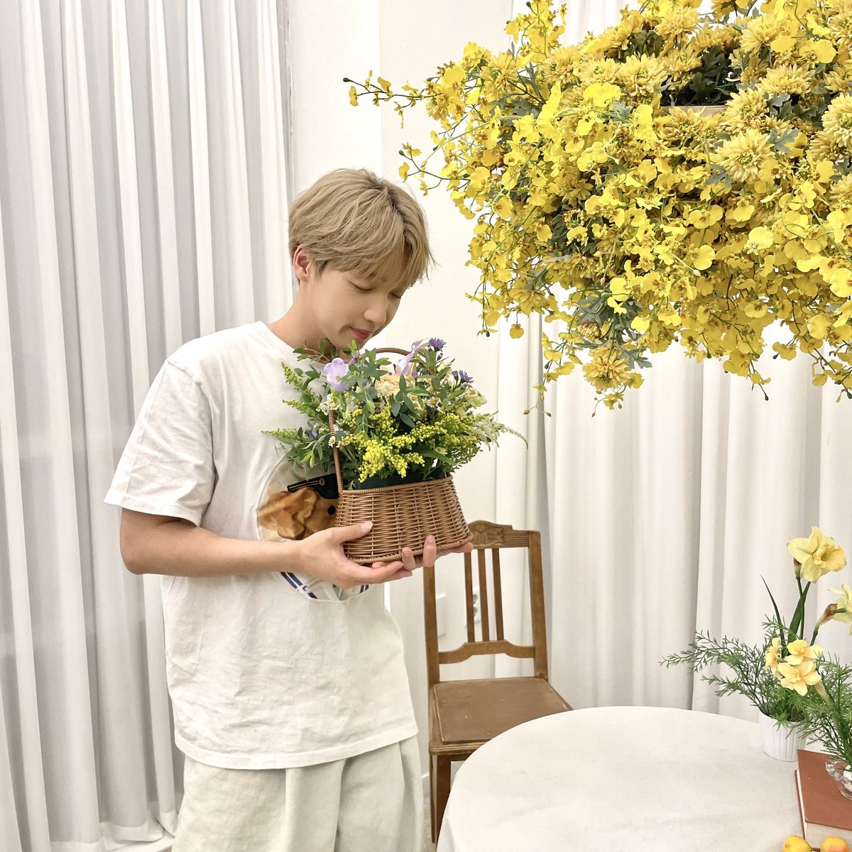 jeongsewoon_twt's tweet photo. [#정세운]
🌸 𝐁𝐈𝐑𝐓𝐇𝐃𝐀𝐘 𝐏𝐀𝐑𝐓𝐘
𝐢𝐧 𝐦𝐲 𝐆𝐚𝐫𝐝𝐞𝐧! 🌸

꽃수저 세운이의 생일파티에
놀러와 주셔서 감사합니다 🥳

절대 변하지 않을 우리의 정원,
언제든지 찾아와 💜🍀💛
I’ll always be your Garden! 🌷

#JEONGSEWOON
#세운아_생일축하해랑사💜
#HAPPYSEWOONDAY💛 https://t.co/FNNg1wvxYu
