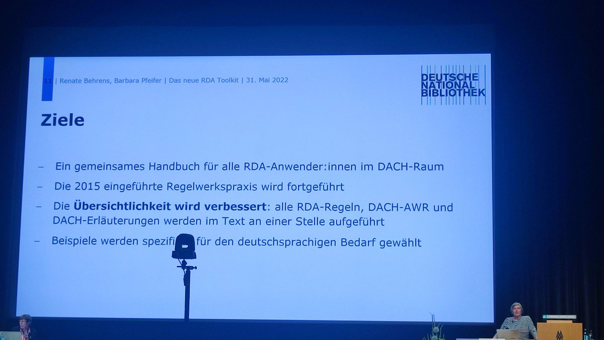 BiblChris's tweet photo. #bibtag22 #RDAToolkit Handbuch will Übersichtlichkeit verbessern, wäre gut https://t.co/9IHulWBOqM