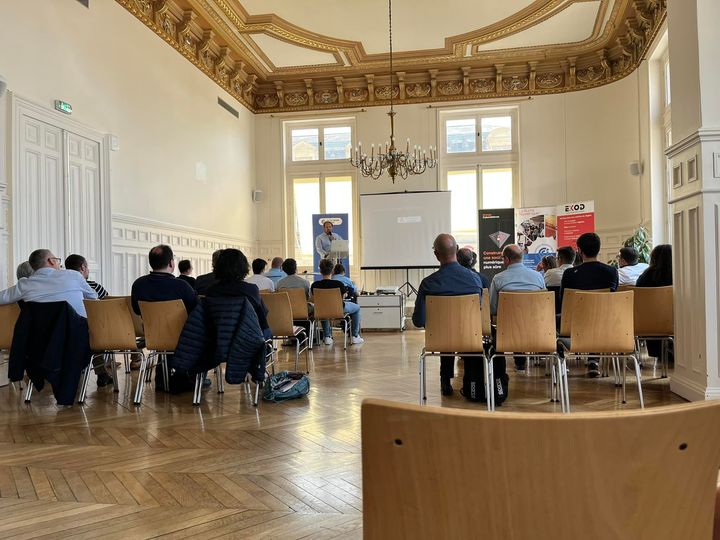 AppliDev' tweet media